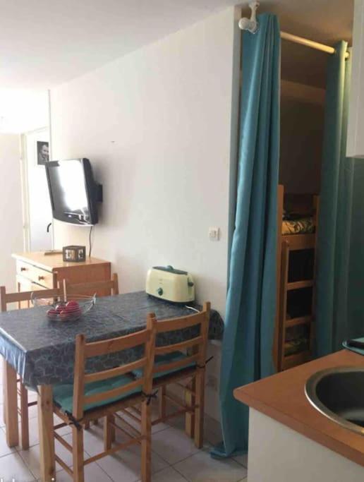 Coquet T2, Quartier Des Quilles, Climatise, 300M Des Plages سُت المظهر الخارجي الصورة