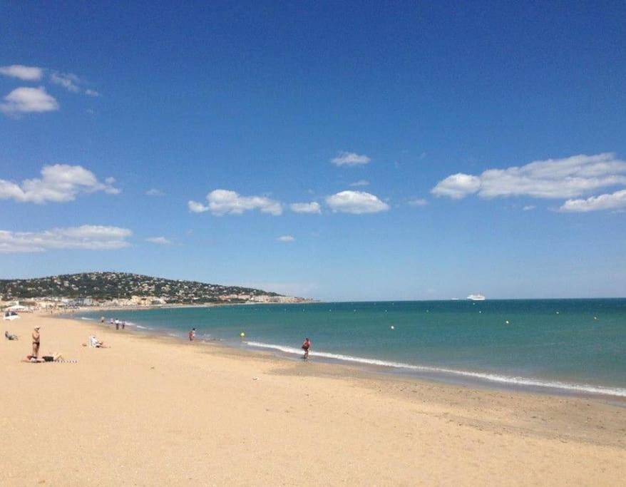 Coquet T2, Quartier Des Quilles, Climatise, 300M Des Plages سُت المظهر الخارجي الصورة