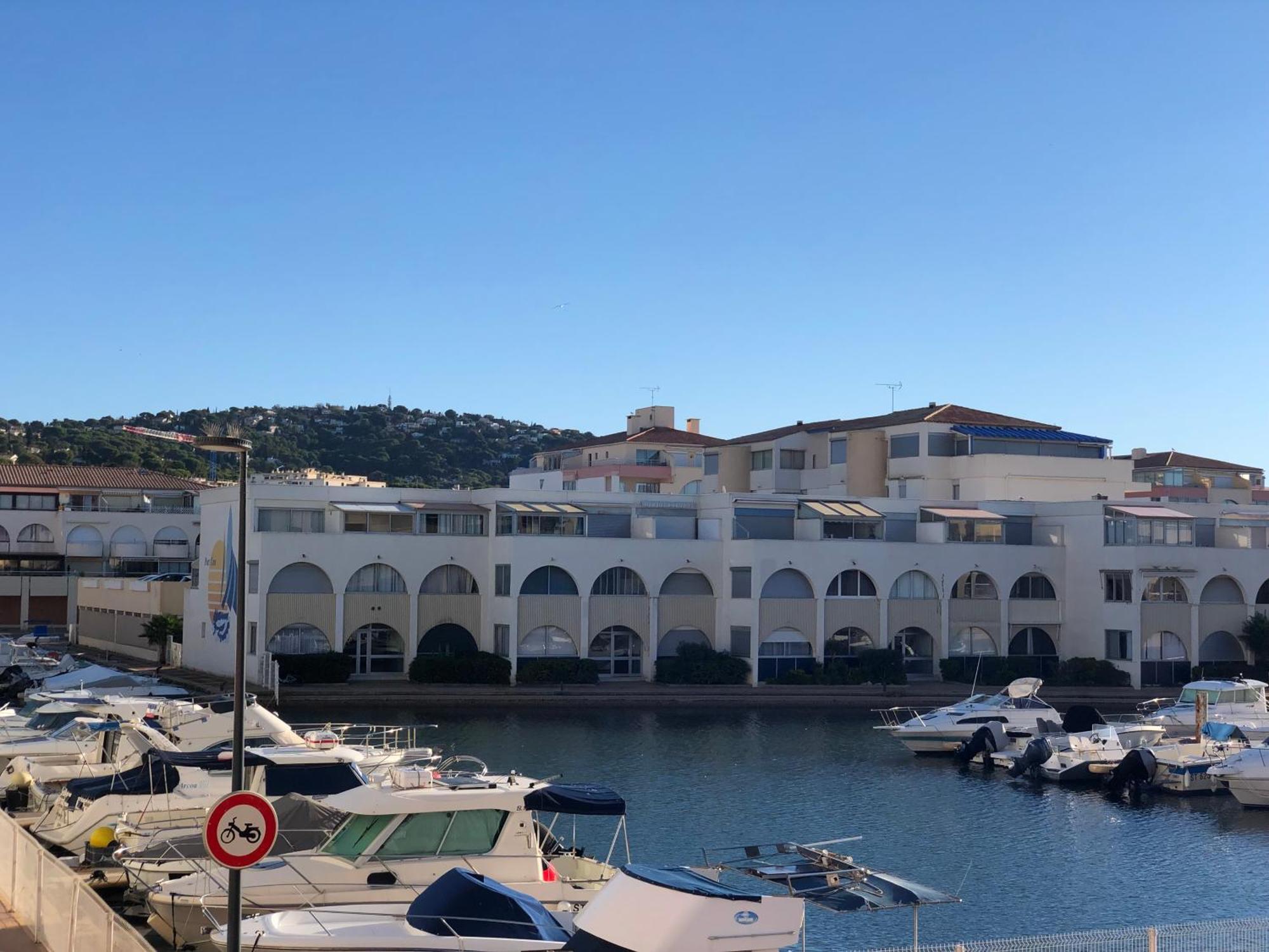 Coquet T2, Quartier Des Quilles, Climatise, 300M Des Plages سُت المظهر الخارجي الصورة